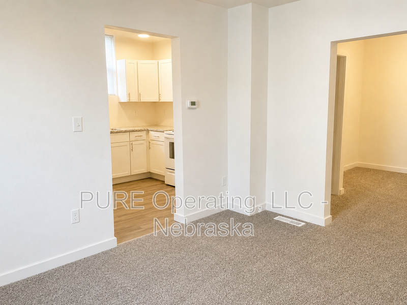 4245 Burdette St - Photo 5 of 20