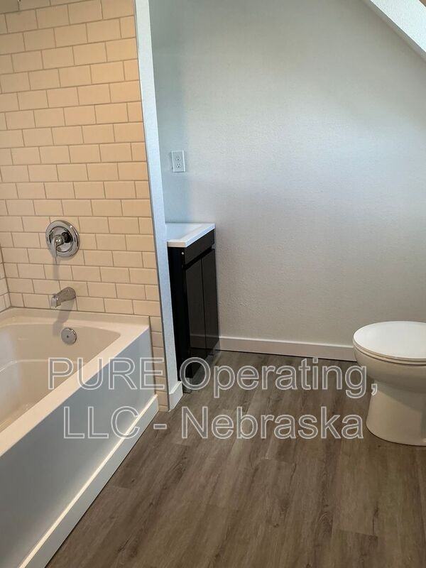 4245 Burdette St - Photo 7 of 20