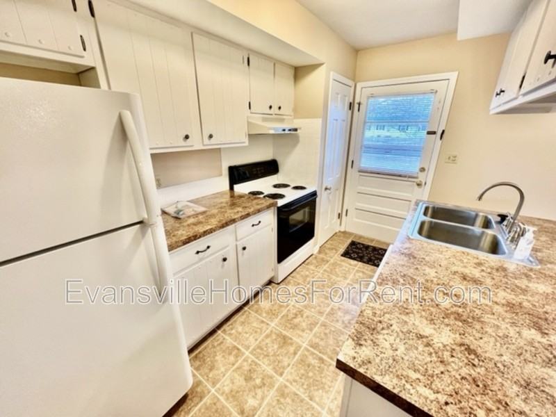 4210 Keck Ave - Photo 4 of 16