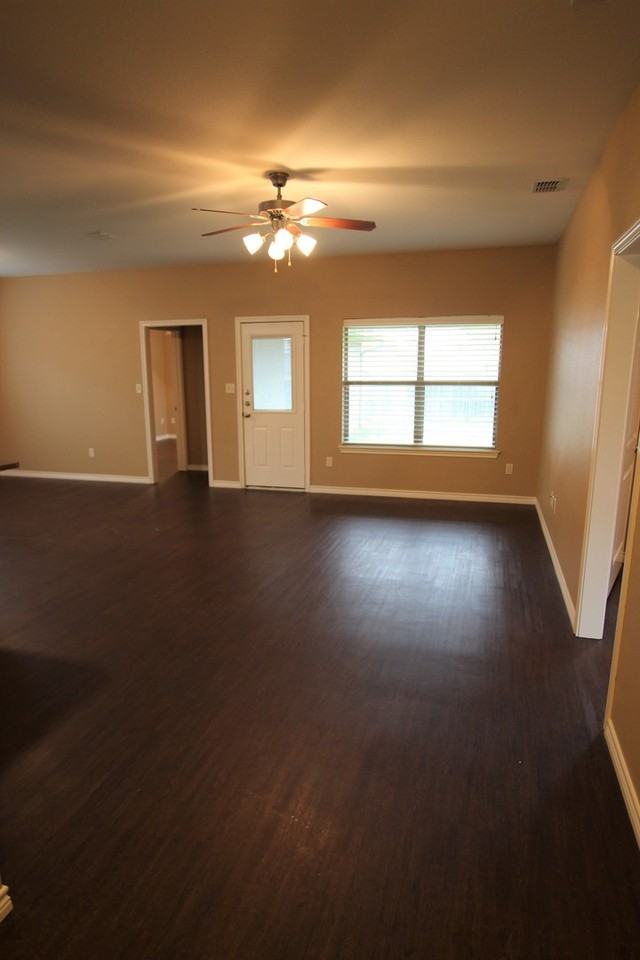19401 King Ranch Dr - Photo 3 of 31