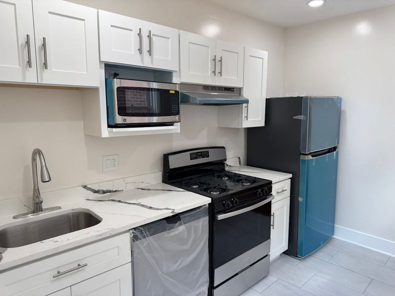 5916 Nicholson St - Photo 2 of 29