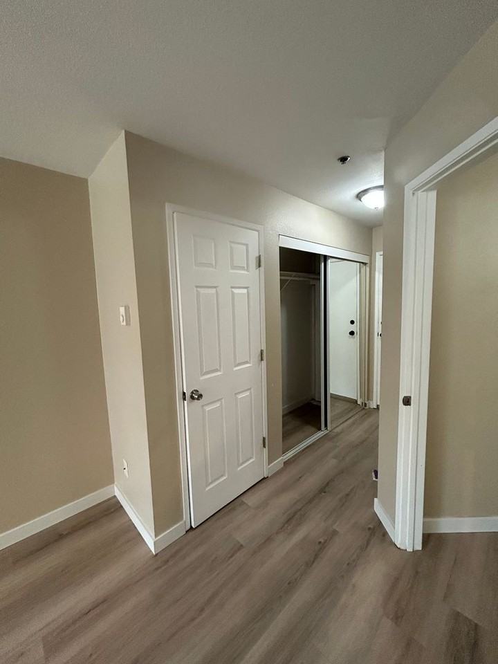 121 Nw 21st St #8 - Photo 4 of 10