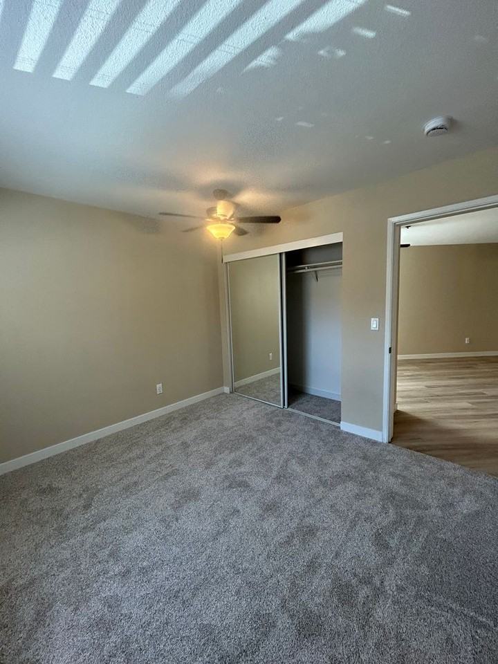 121 Nw 21st St #8 - Photo 6 of 10