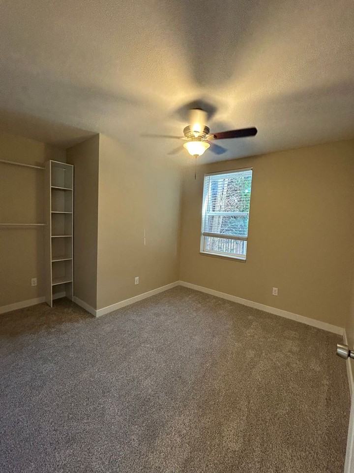 121 Nw 21st St #8 - Photo 7 of 10