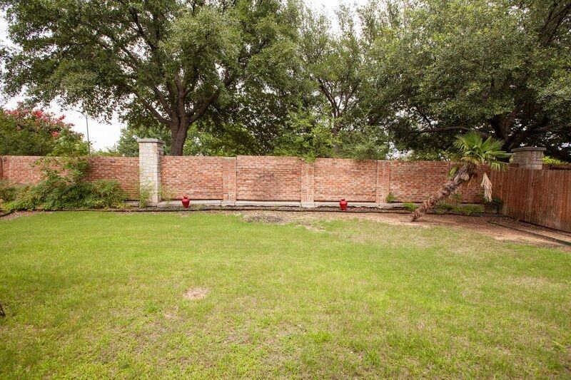 11544 Blackhawk Dr - Photo 3 of 48