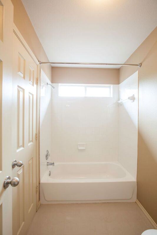 11544 Blackhawk Dr - Photo 5 of 48