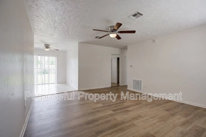 3009 Se 20th St - Photo 5 of 32