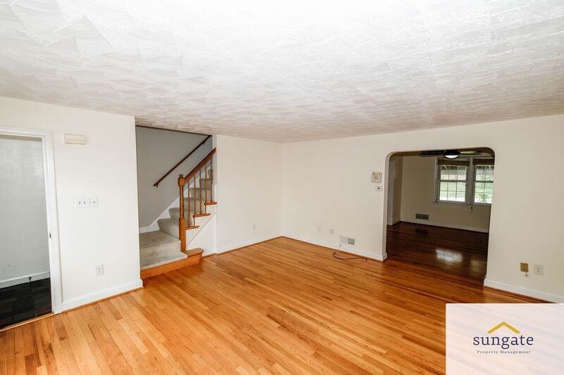 8616 Pleasant Plains Rd - Photo 3 of 42