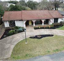 featured image of 5704 Lands End St