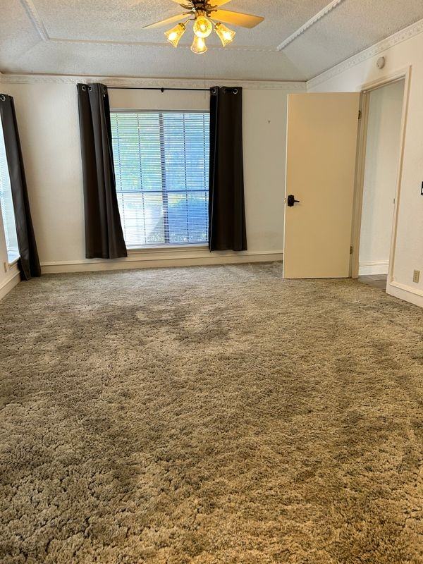5704 Lands End St - Photo 7 of 37