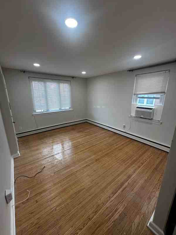 1906 Arthur St ##1f - Photo 7 of 9