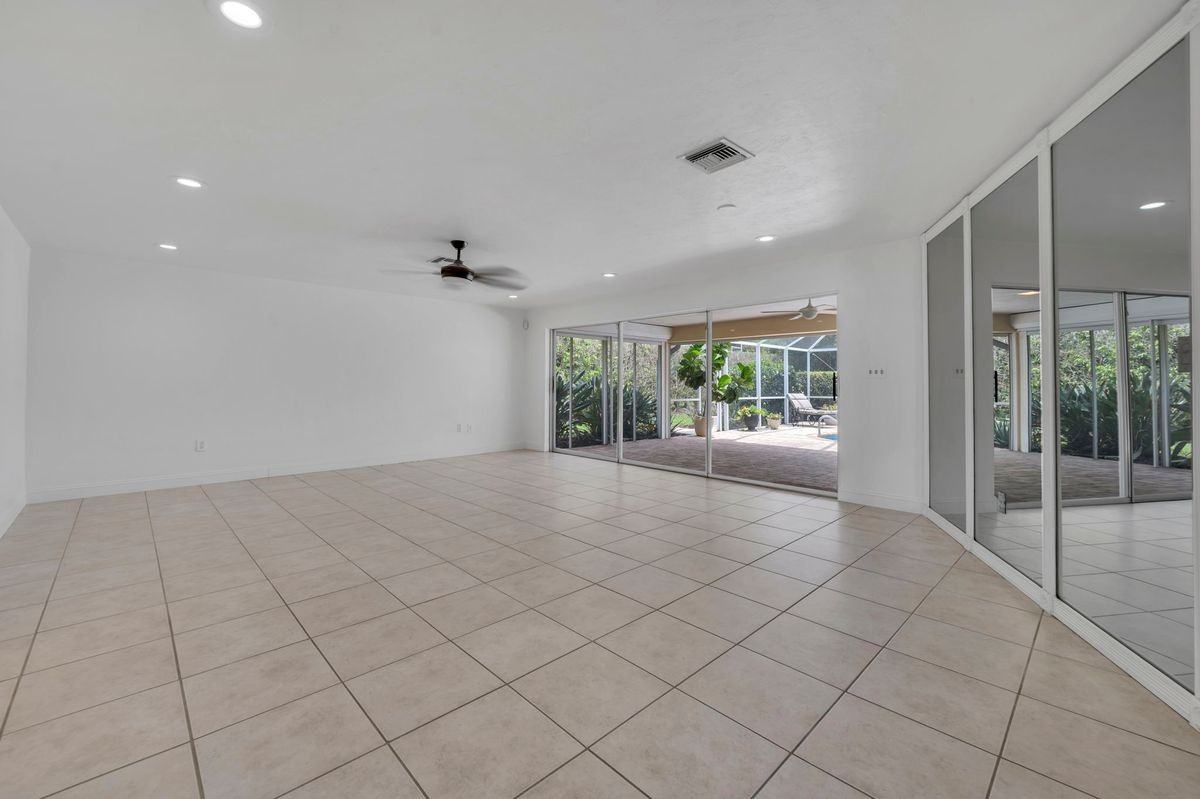 656 Binnacle Dr - Photo 4 of 18