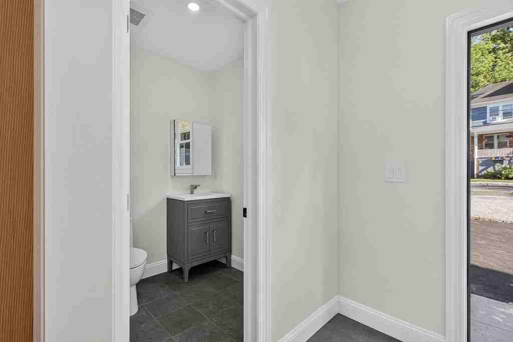 18 Walnut St ##A - Photo 6 of 22