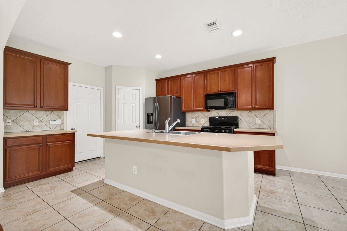 11 Nestlewood Pl - Photo 5 of 32