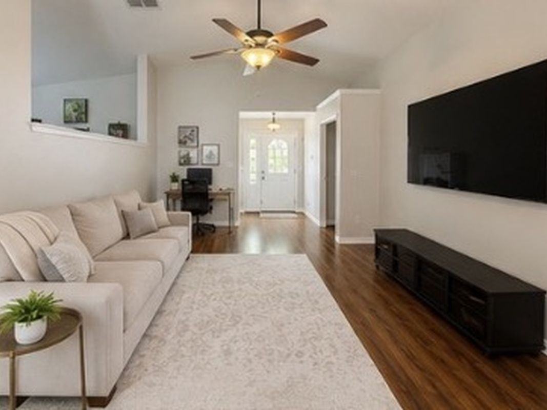 1614 Weaver Dr - Photo 3 of 10
