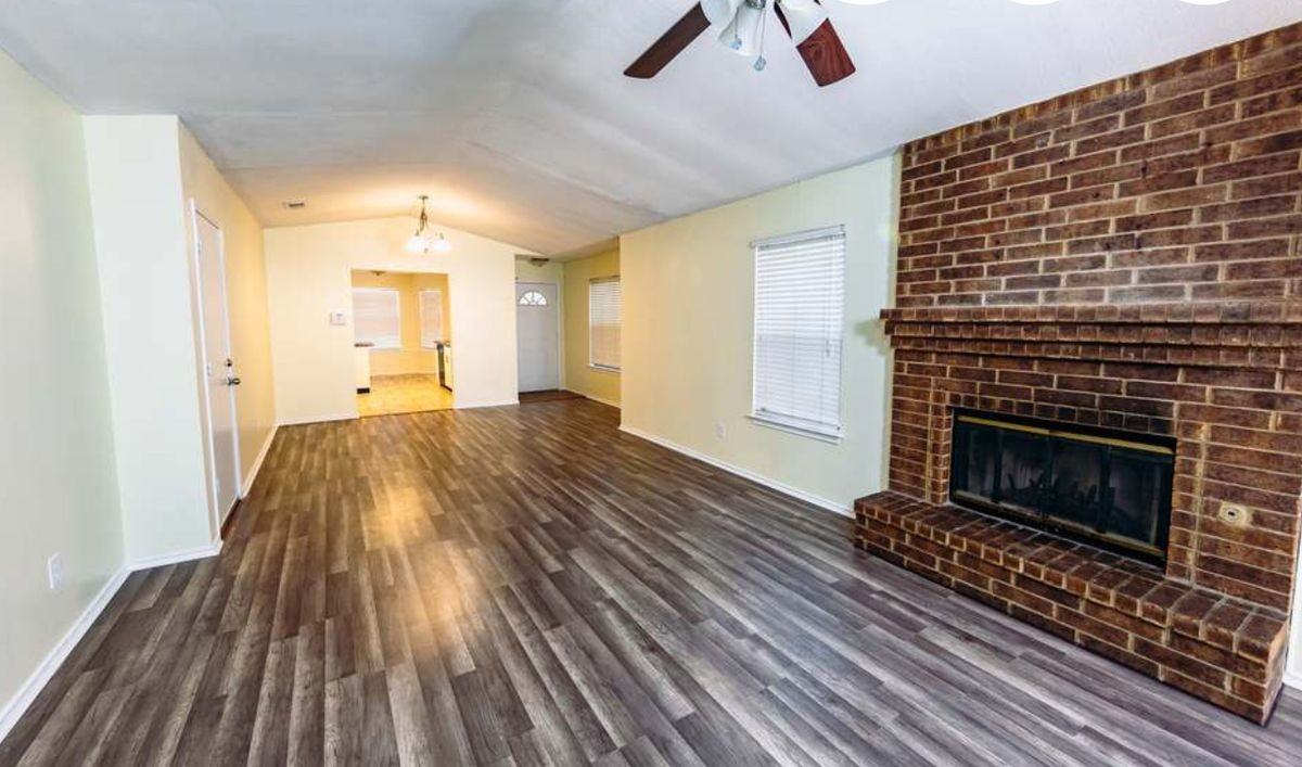 11403 Red Feather Ln - Photo 2 of 5