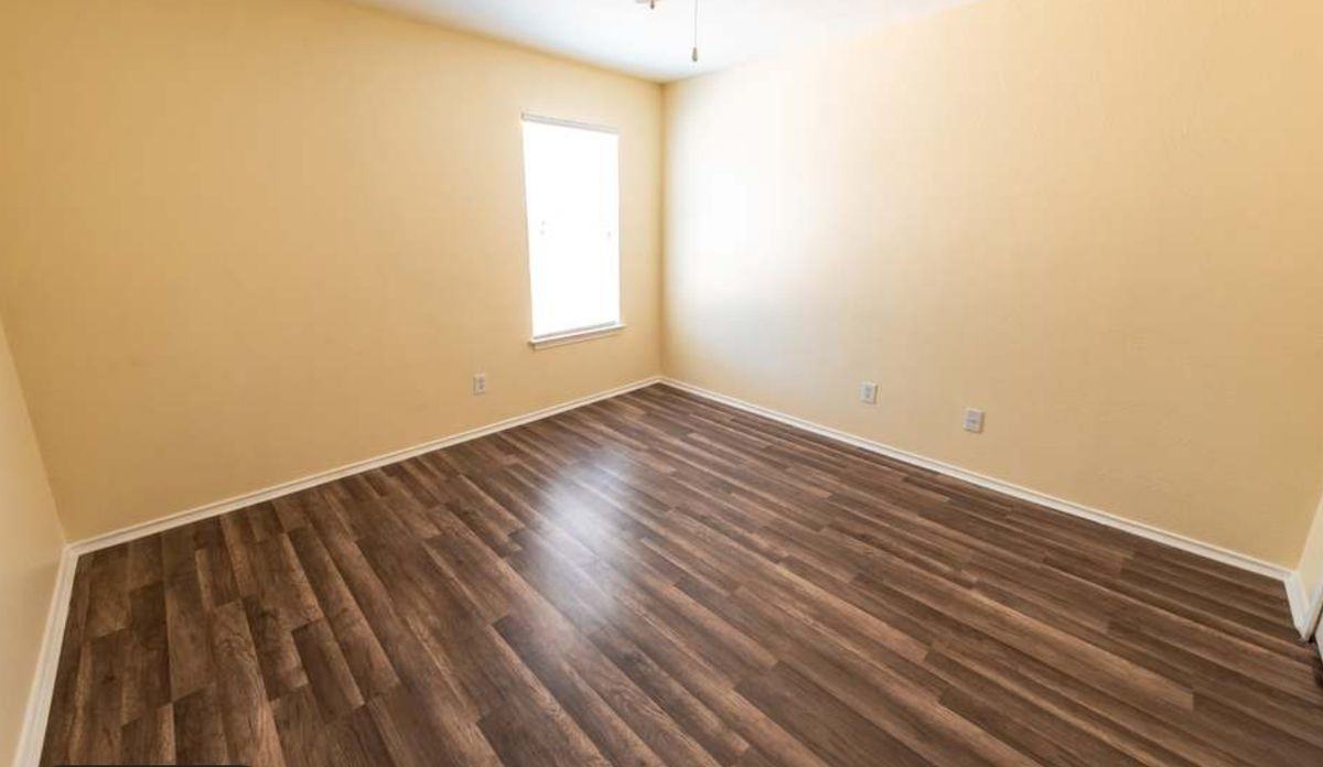 11403 Red Feather Ln - Photo 3 of 5