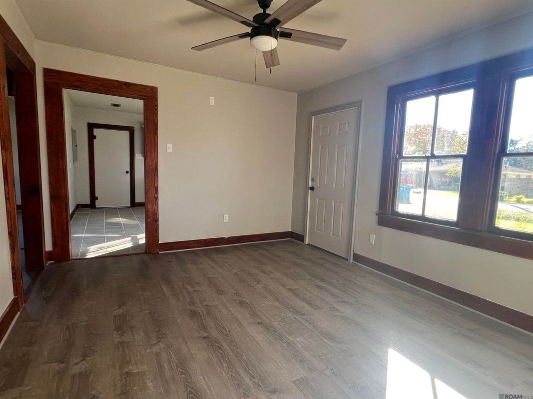 804 W End Dr - Photo 4 of 10