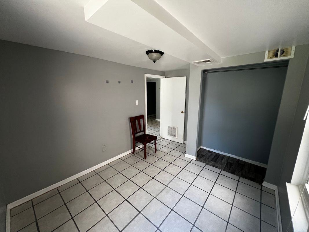 1440 S 49th Ave - Photo 6 of 13