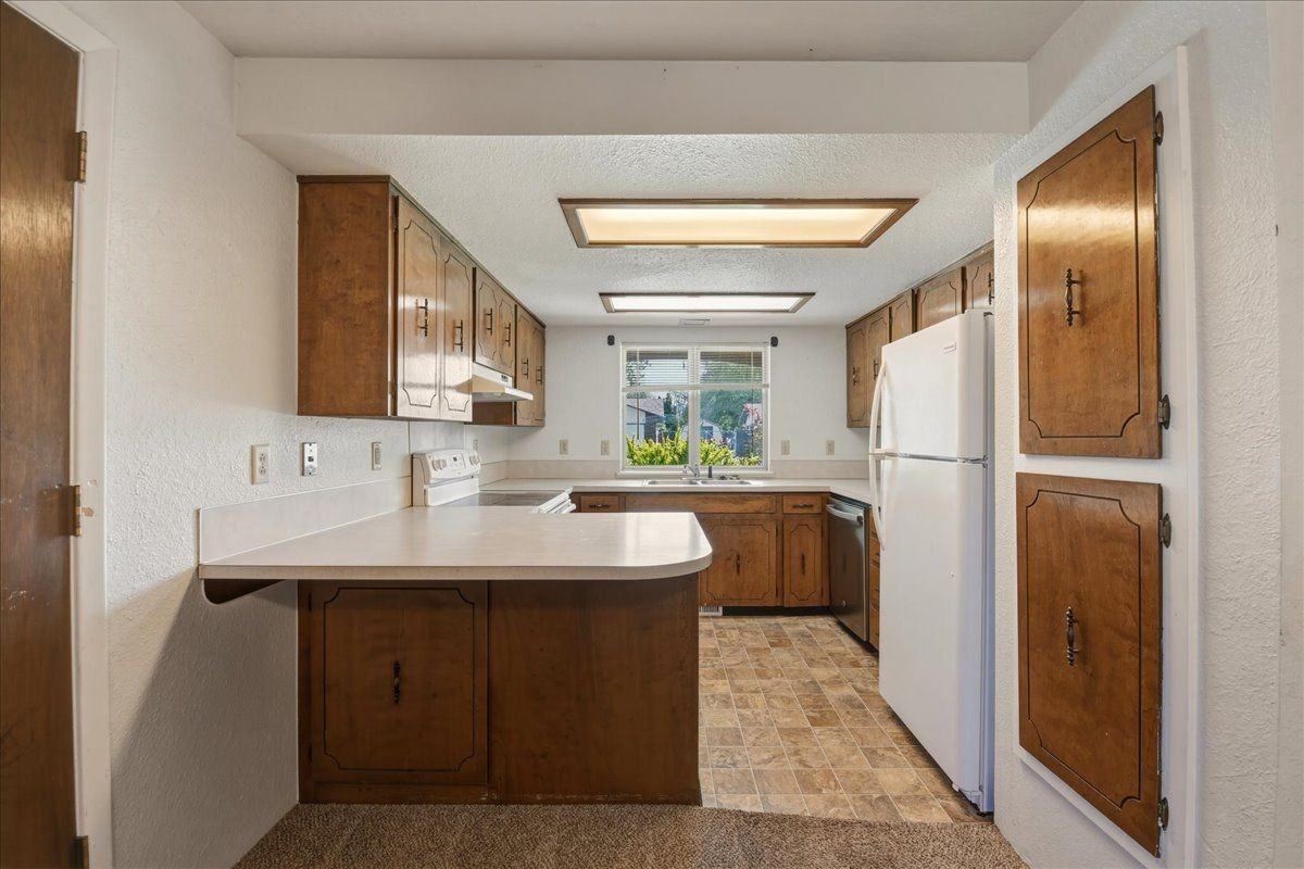 117 N Homedale Ave - Photo 7 of 23