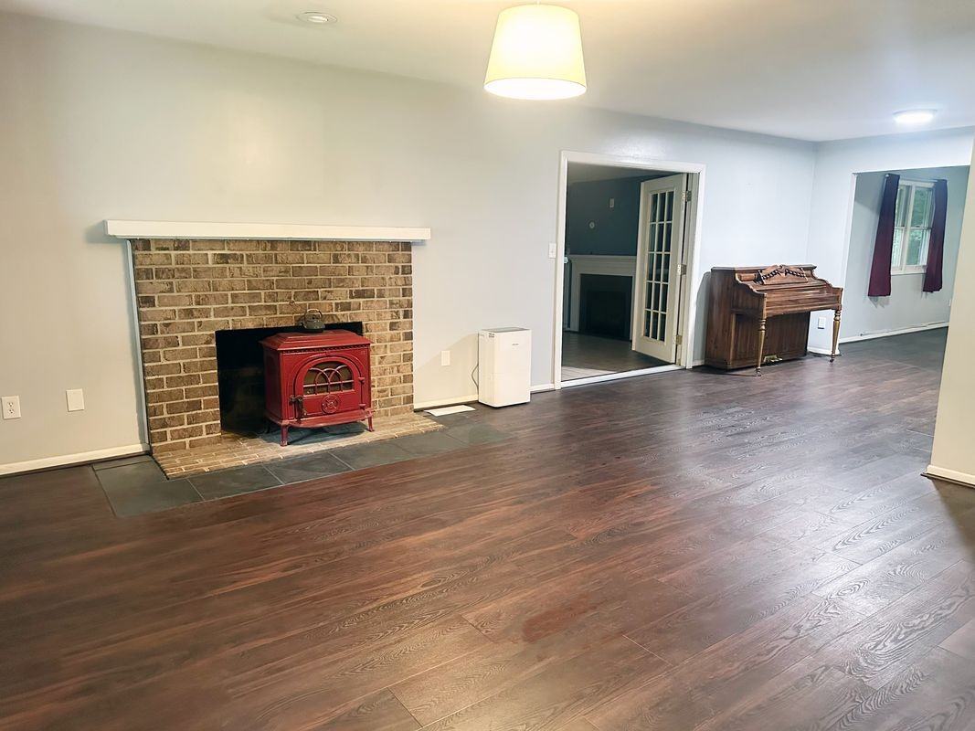 200 Oakley Dr - Photo 5 of 32