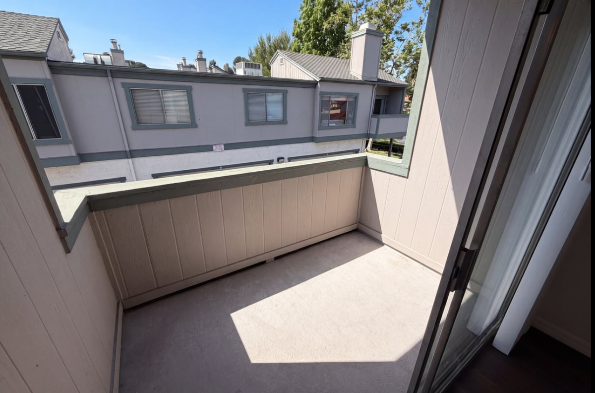 2305 Redbud Ln - Photo 4 of 4
