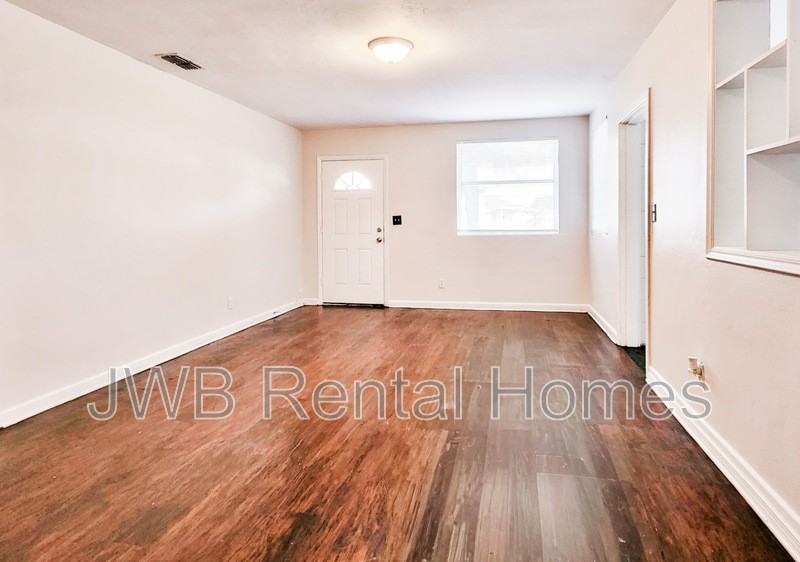 1526 Ribault Scenic Dr - Photo 6 of 11