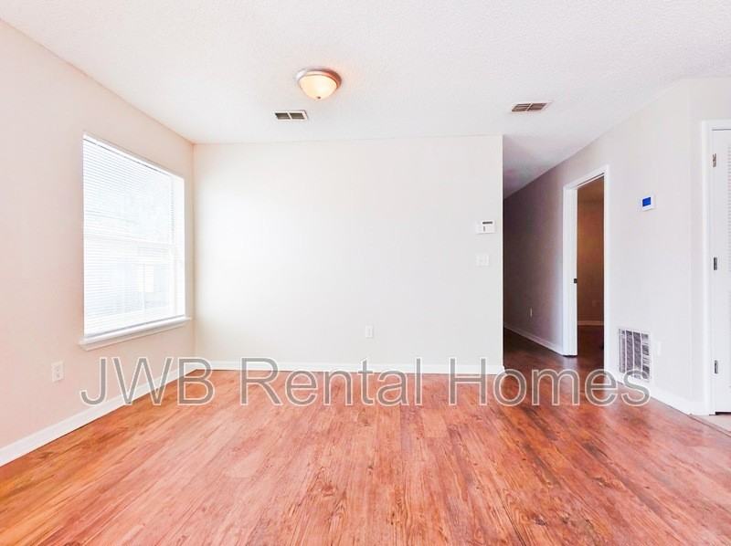 1318 Harrison St - Photo 4 of 11