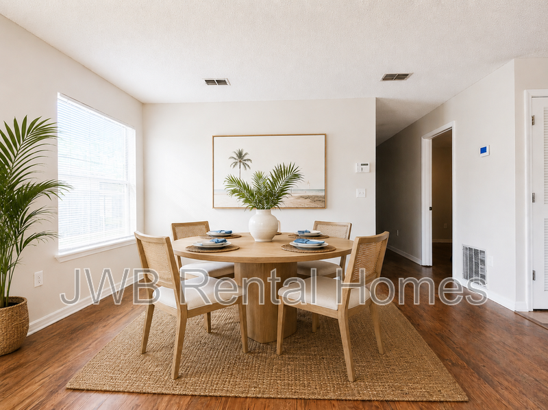 1318 Harrison St - Photo 5 of 11