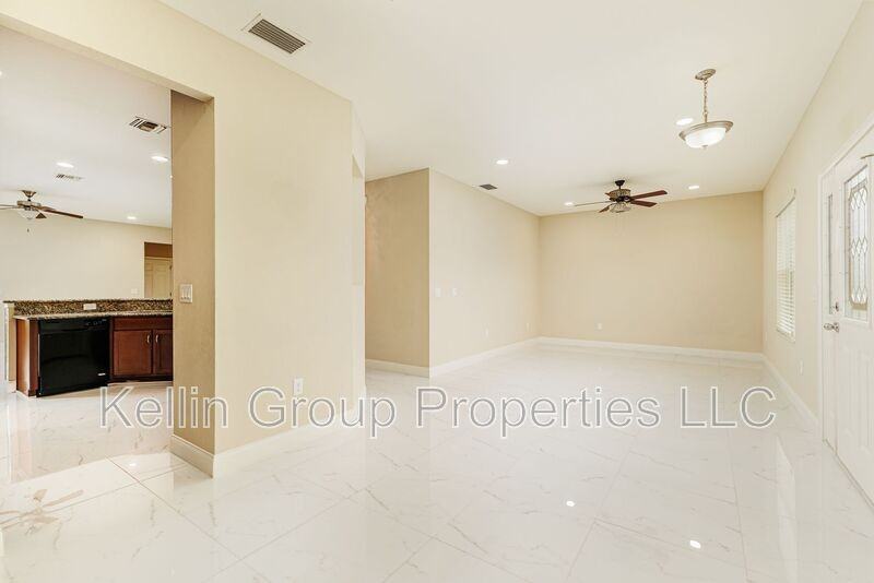 2611 Highlands Creek Way - Photo 4 of 27