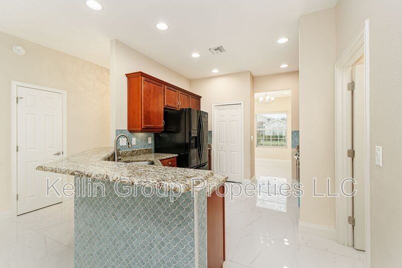 2611 Highlands Creek Way - Photo 7 of 27