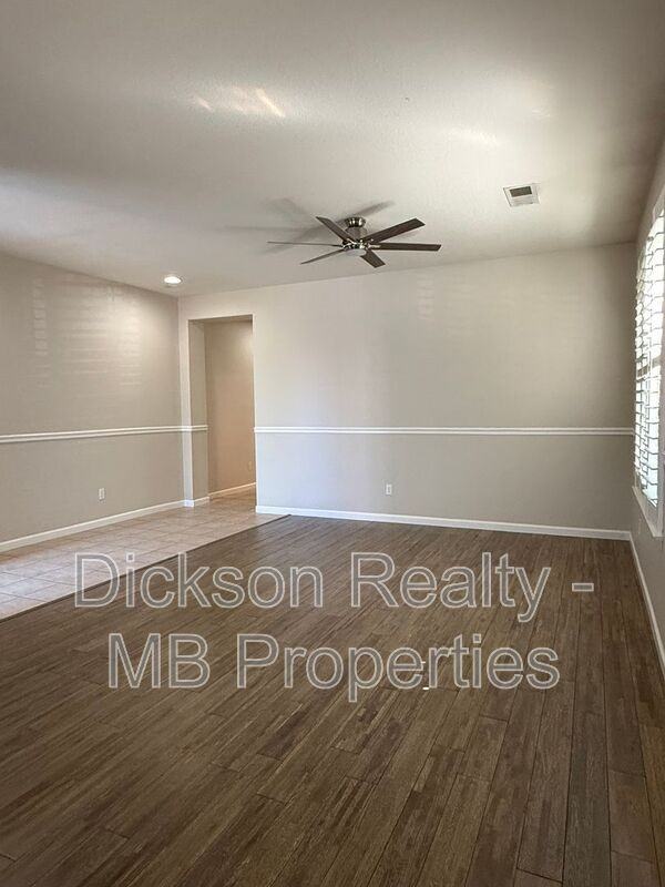 475 Dartmoor Ct - Photo 3 of 27