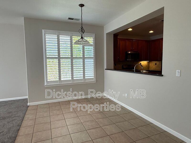 475 Dartmoor Ct - Photo 7 of 27