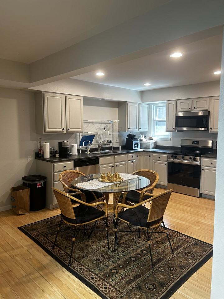 1219 South Yosemite Way - Photo 3 of 12