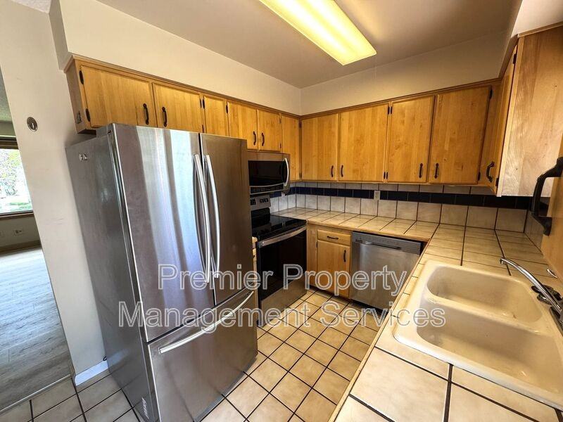 1940 Avenue C - Photo 3 of 25