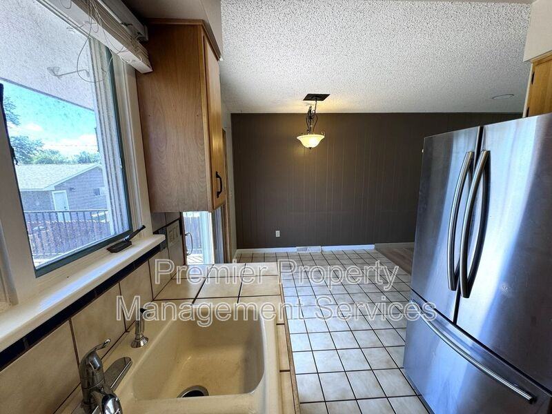 1940 Avenue C - Photo 4 of 25