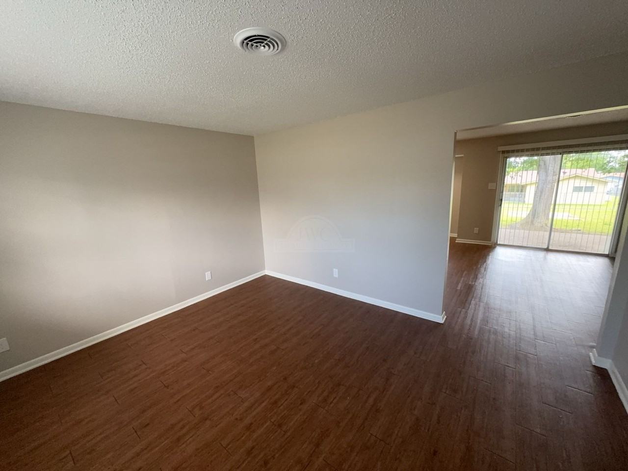 1205 Kathey Dr - Photo 2 of 17