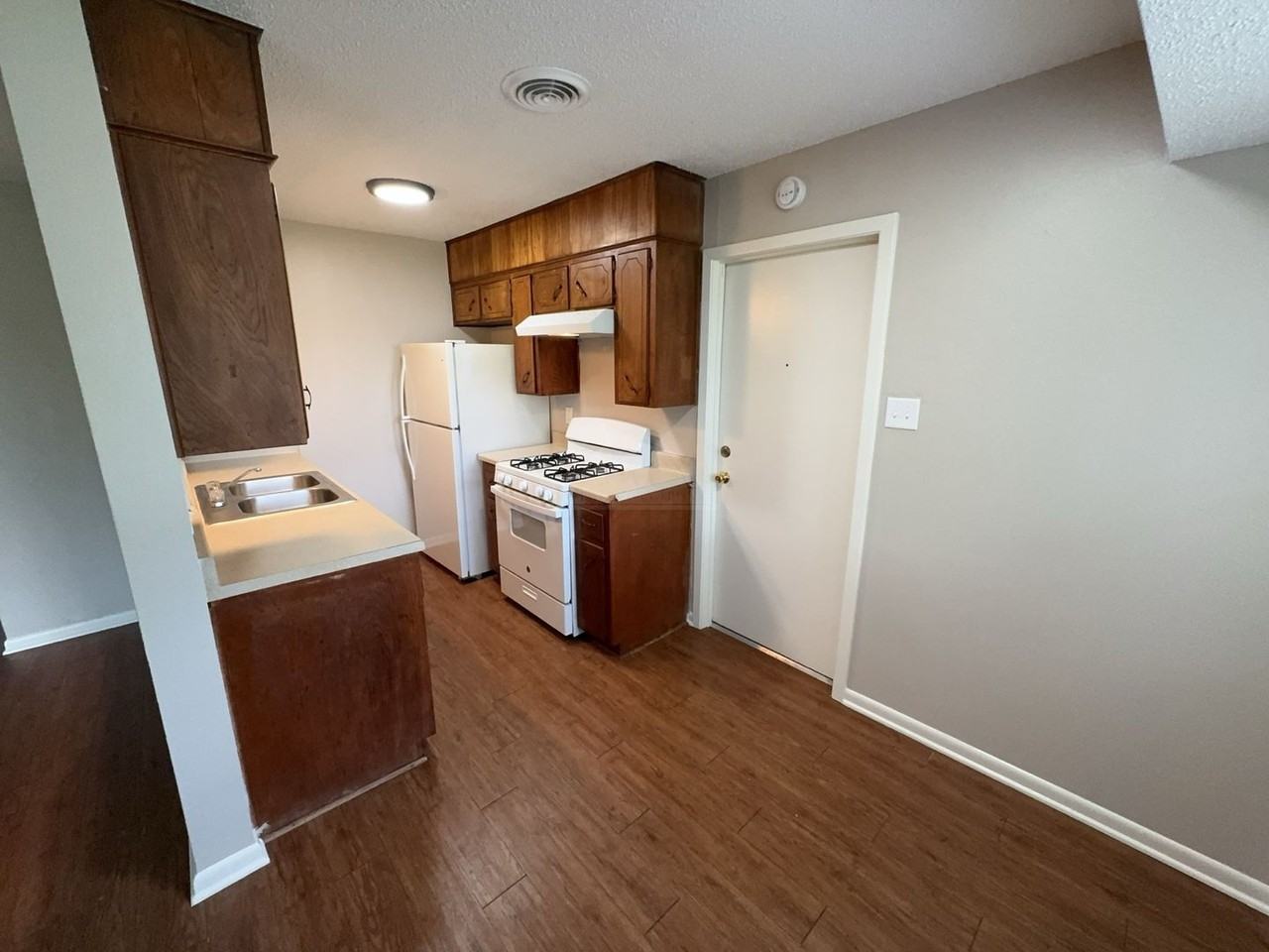 1205 Kathey Dr - Photo 7 of 17