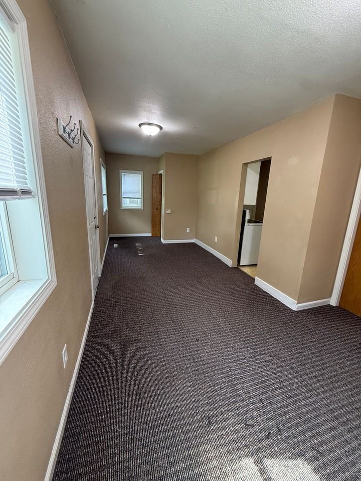 1202 S 20th St - Photo 2 of 9
