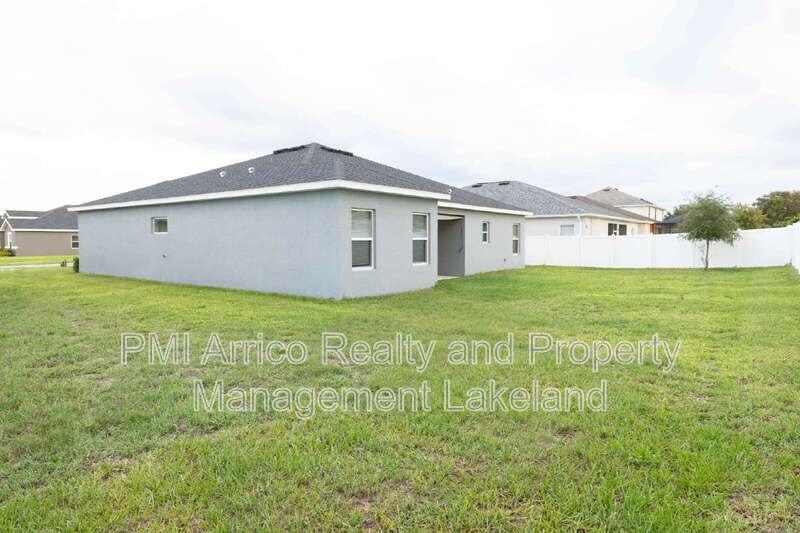 1069 Montgomery Ln - Photo 3 of 38