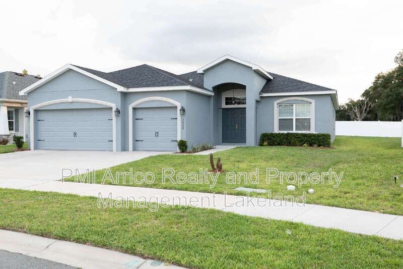 1069 Montgomery Ln - Photo 4 of 38