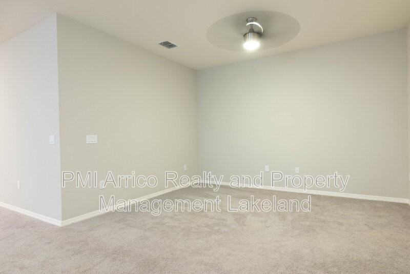 1069 Montgomery Ln - Photo 6 of 38