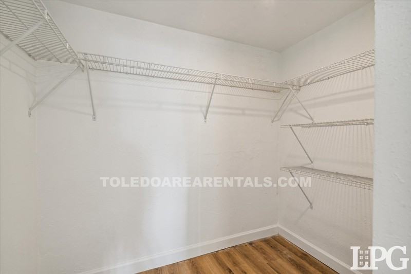 2224 Torrey Hill Dr #5 - Photo 4 of 16