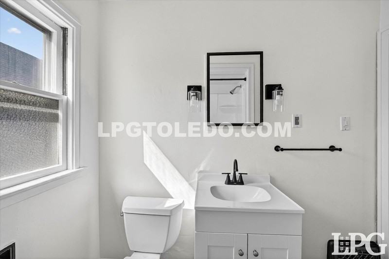 4124 Vermaas Ave - Photo 3 of 16