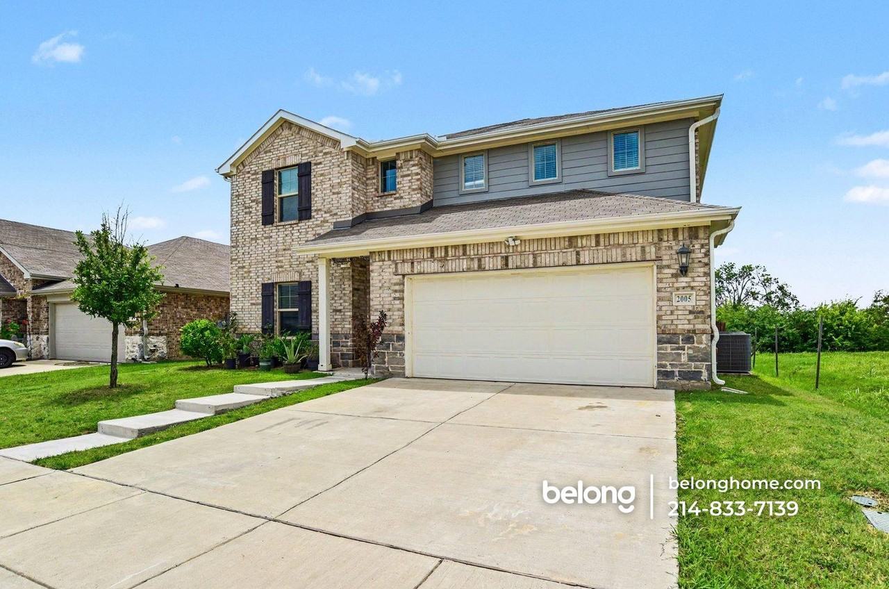 2005 Bailey Way - Photo 2 of 26