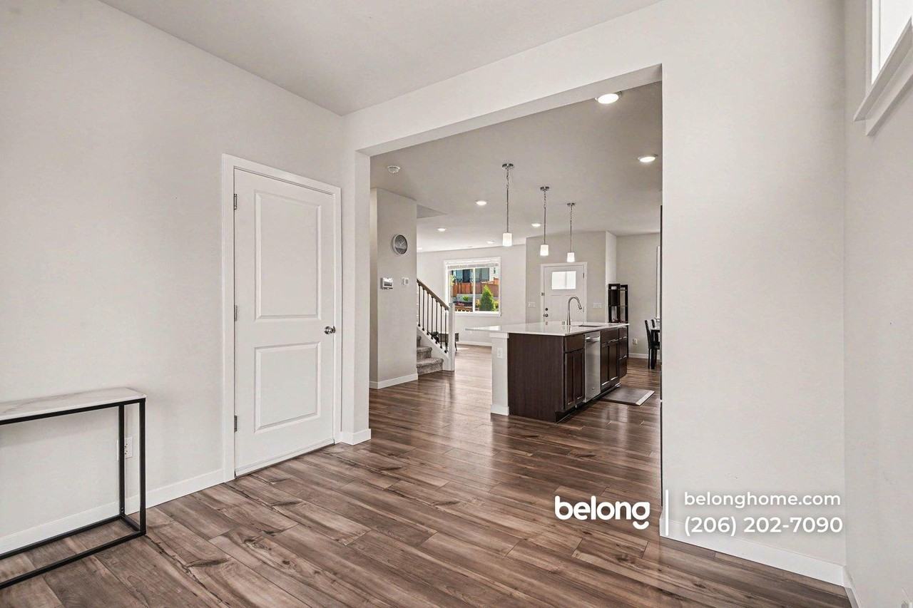 5132 87th Ave Ne - Photo 2 of 15