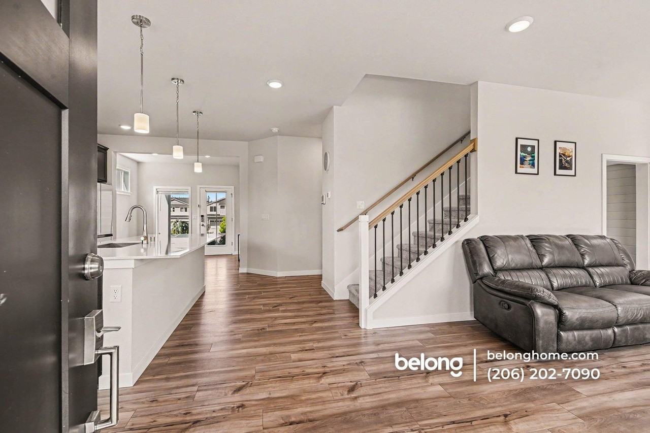 5132 87th Ave Ne - Photo 4 of 15