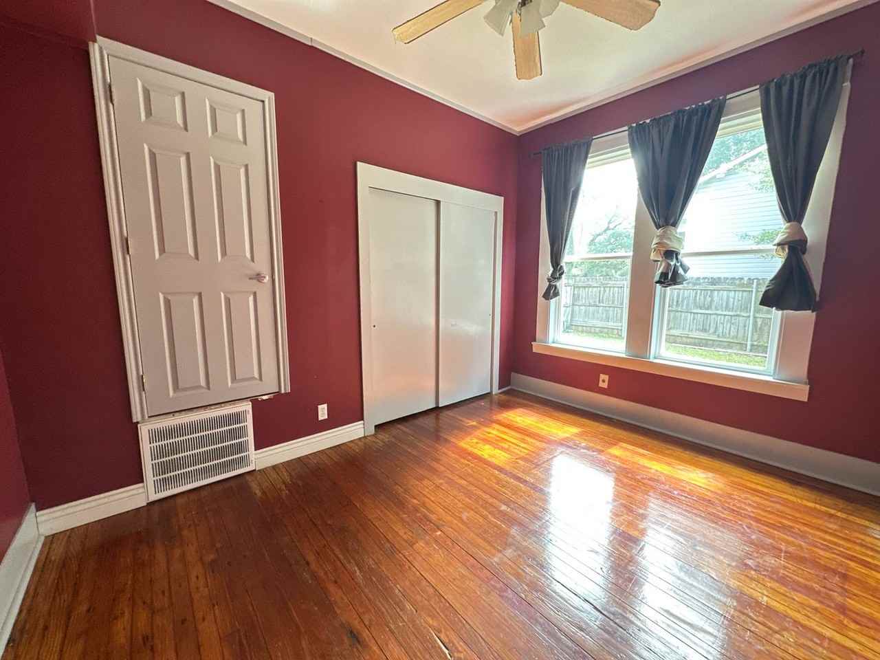 457 Dalzell St - Photo 7 of 14