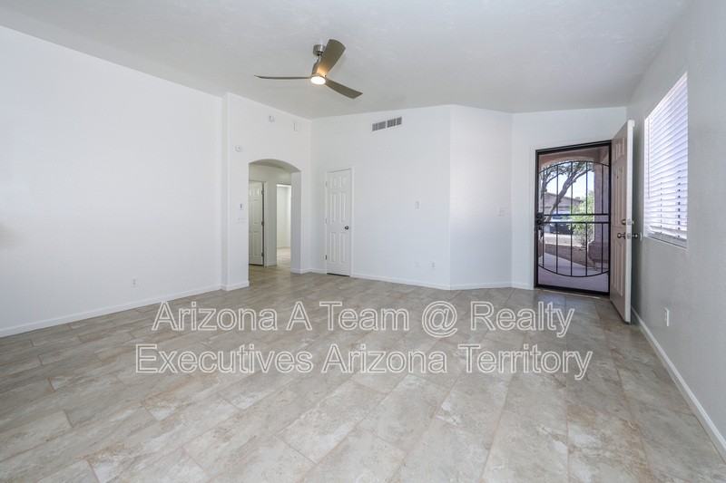8873 E Rose Tree St - Photo 6 of 24