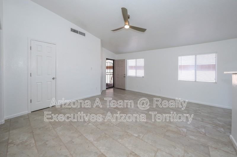 8873 E Rose Tree St - Photo 7 of 24
